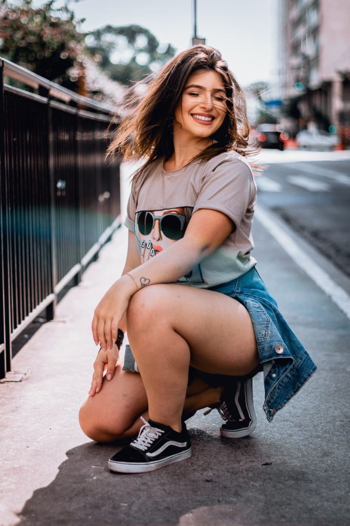 Mujer joven y seductora