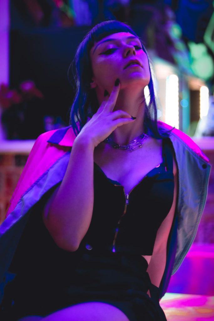 Mujer joven y seductora